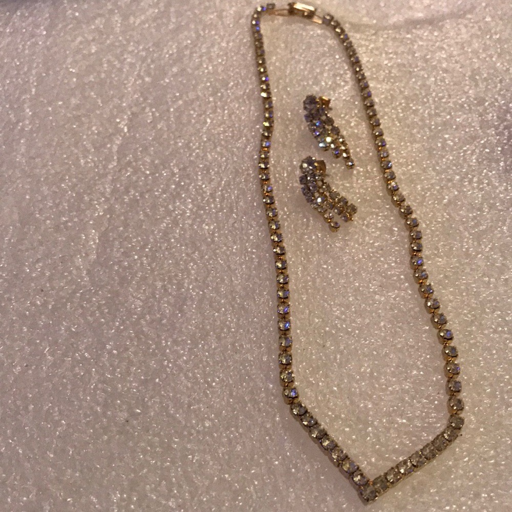 Necklace &earring set